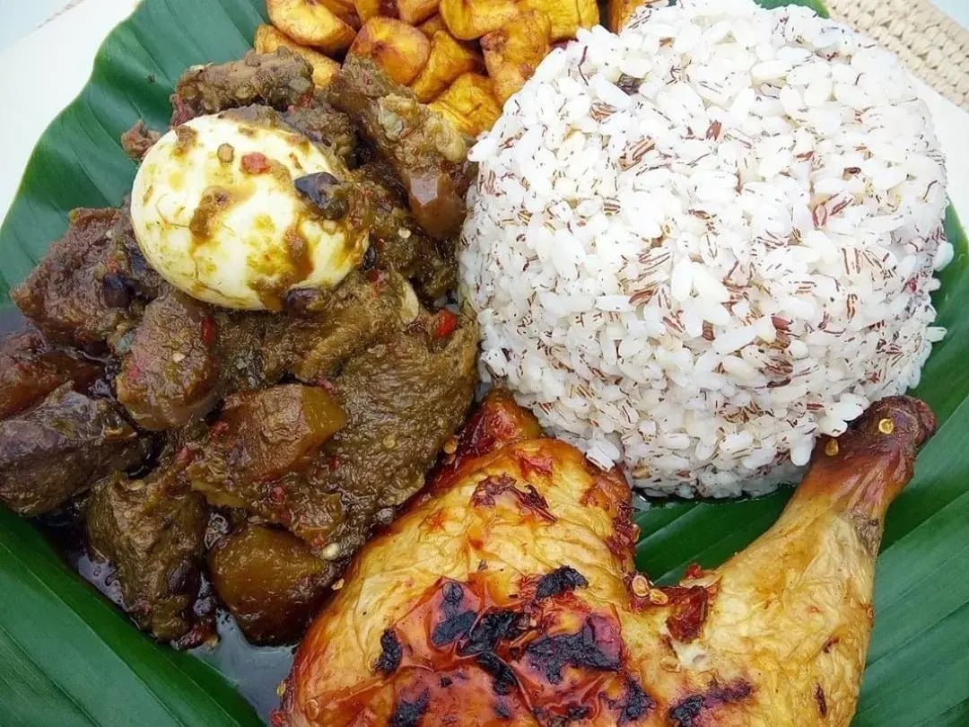 Ofada Rice with Ofada Sauce 